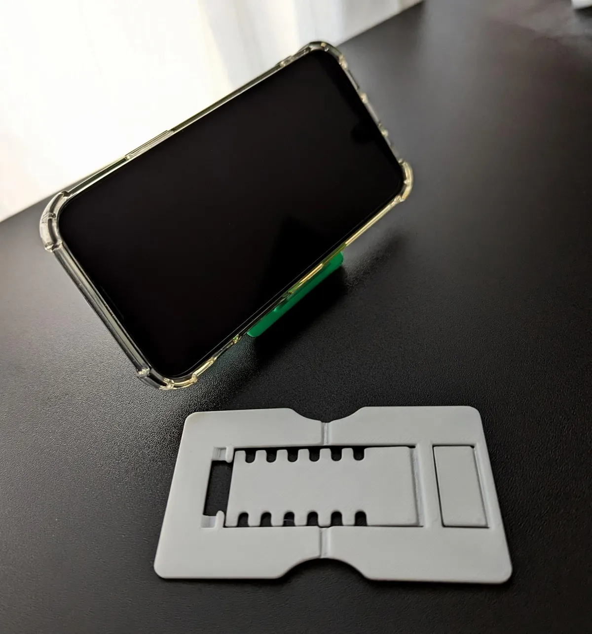 Card Phone Stand (5 g Filament) — photo 3
