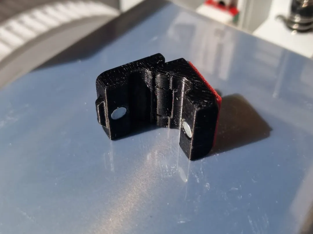 Magnetic Cable Clip (Print-in-Place)