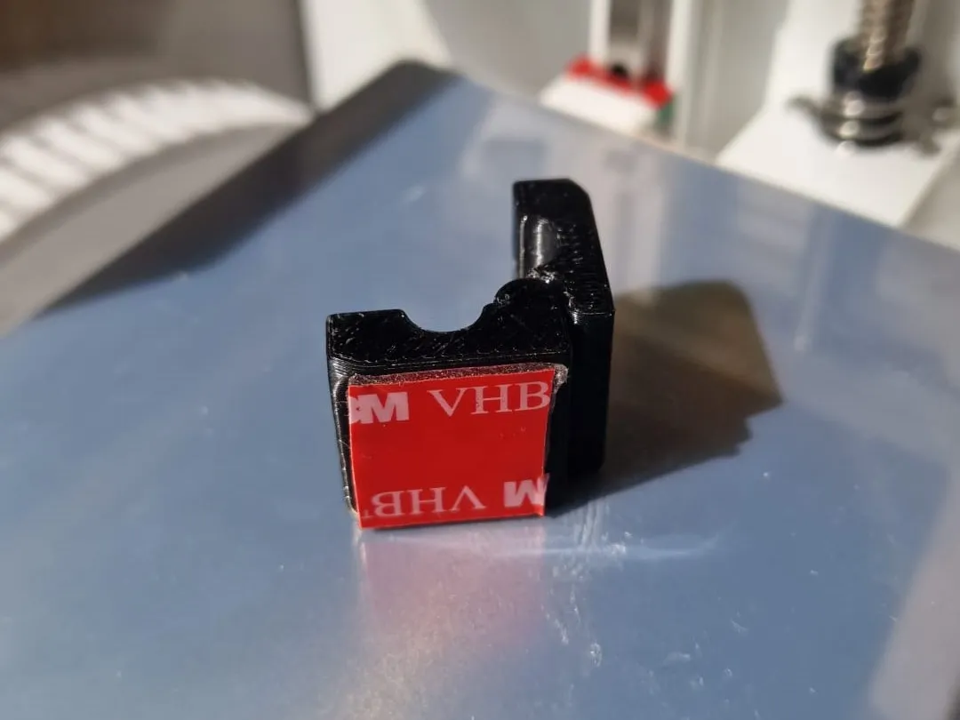 Magnetic Cable Clip (Print-in-Place) — photo 2