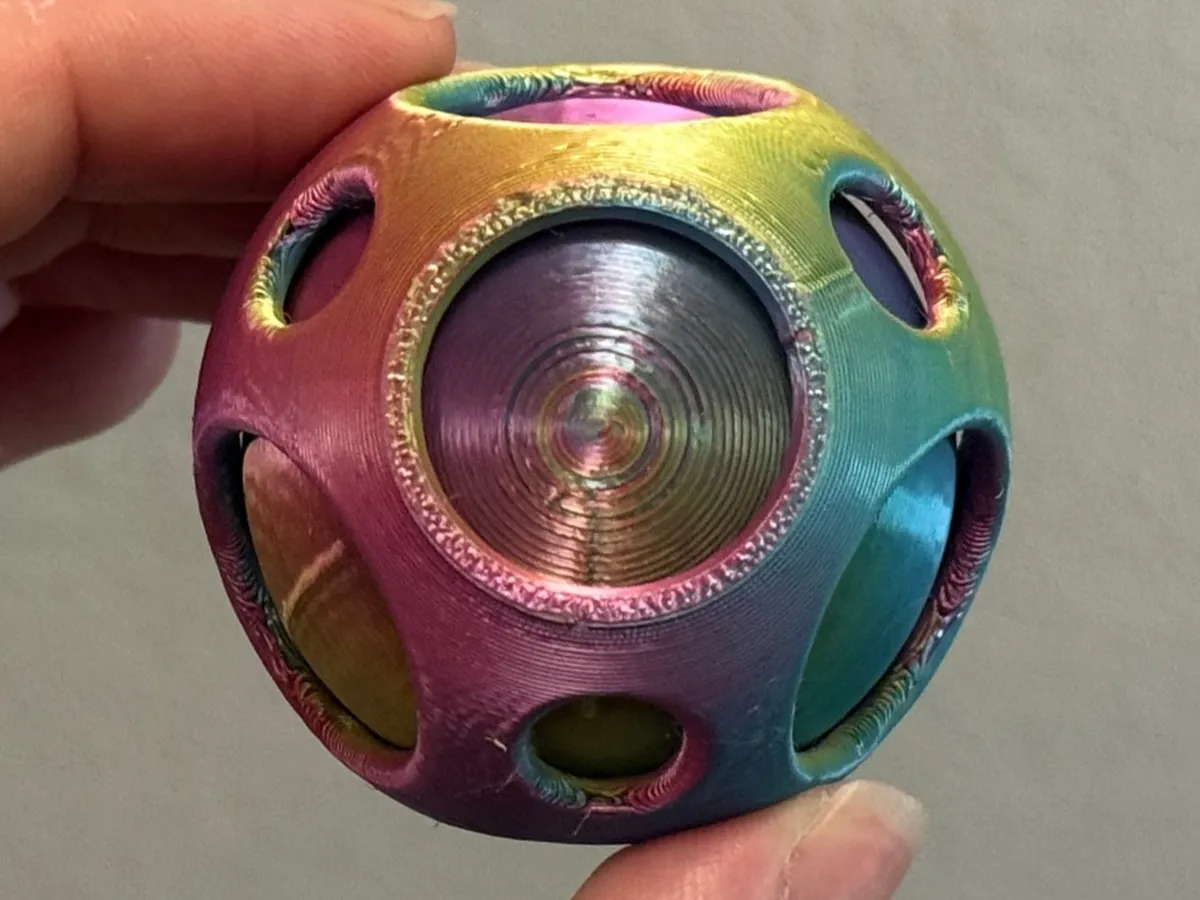 Sphere-in-Sphere Fidget