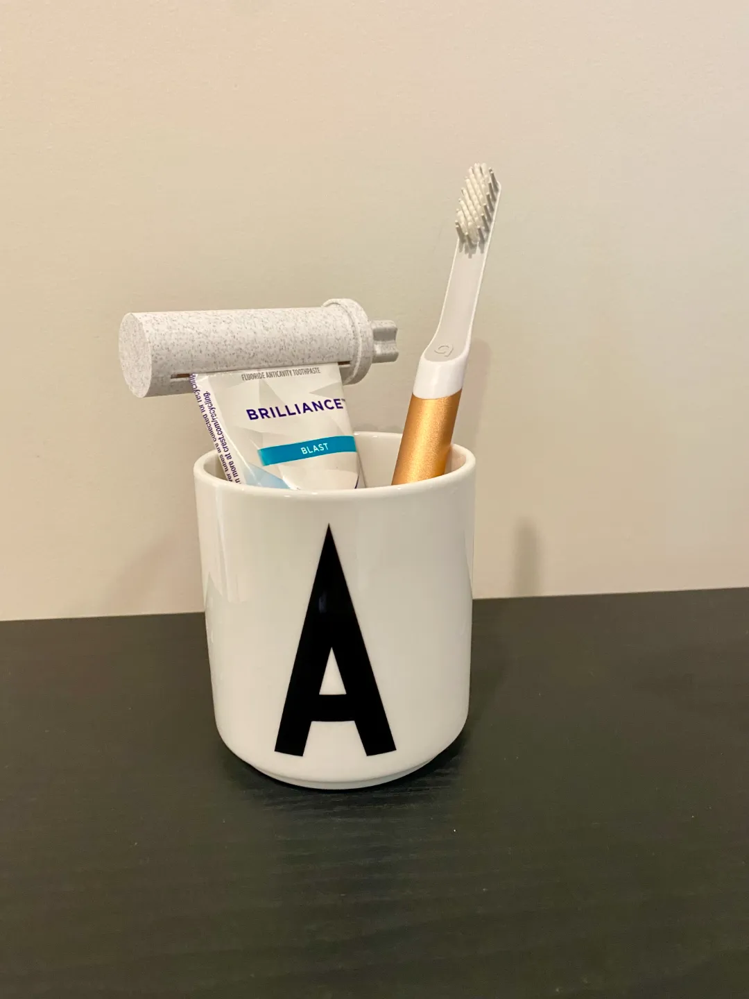 Toothpaste Tube Squeezer — photo 3