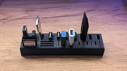 USB & Memory Card Organizer